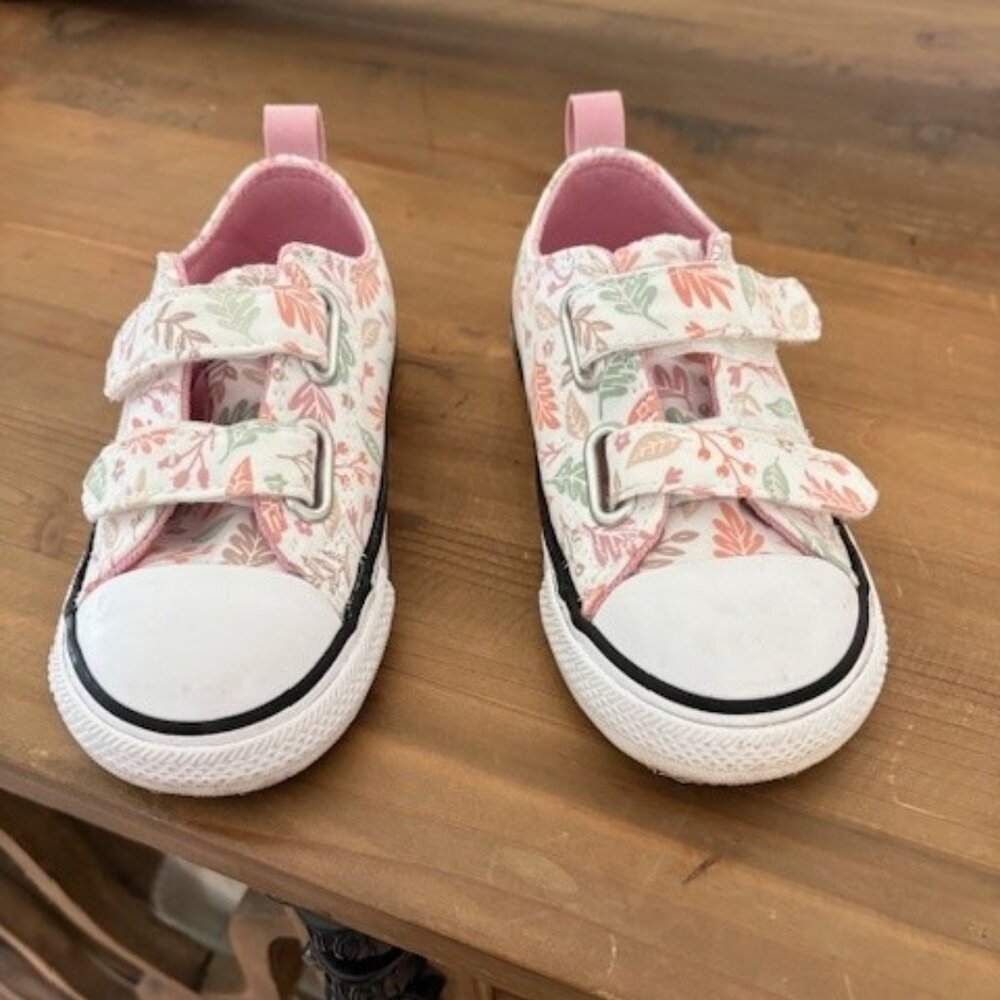 Chuck Taylor Easy On Leaf Print Size 7T